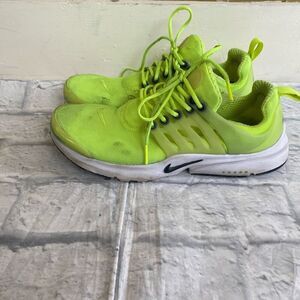 Nike Air Presto men 7 tie up low top athletic shoes neon yellow/green